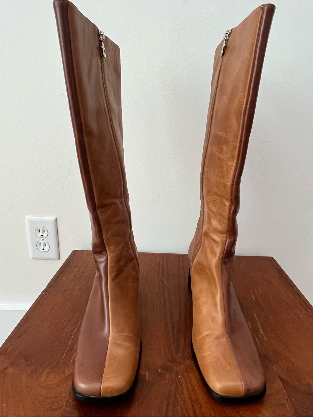 Lisa Says Gah Tall Tan Leather Riding Boots - Picture 2 of 4